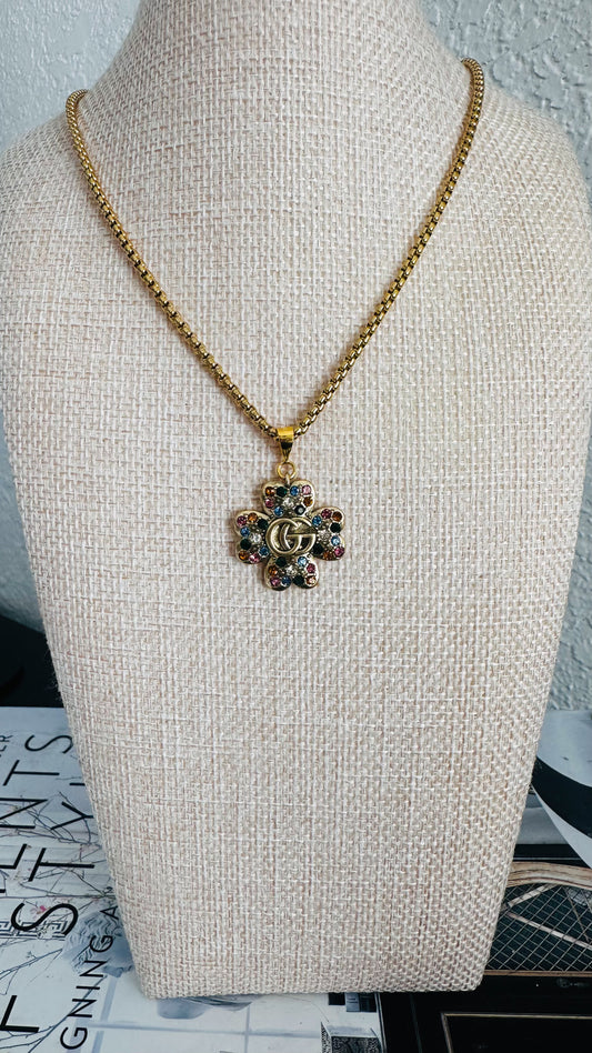 Gucci Four-Leaf Flower Pendant Necklace